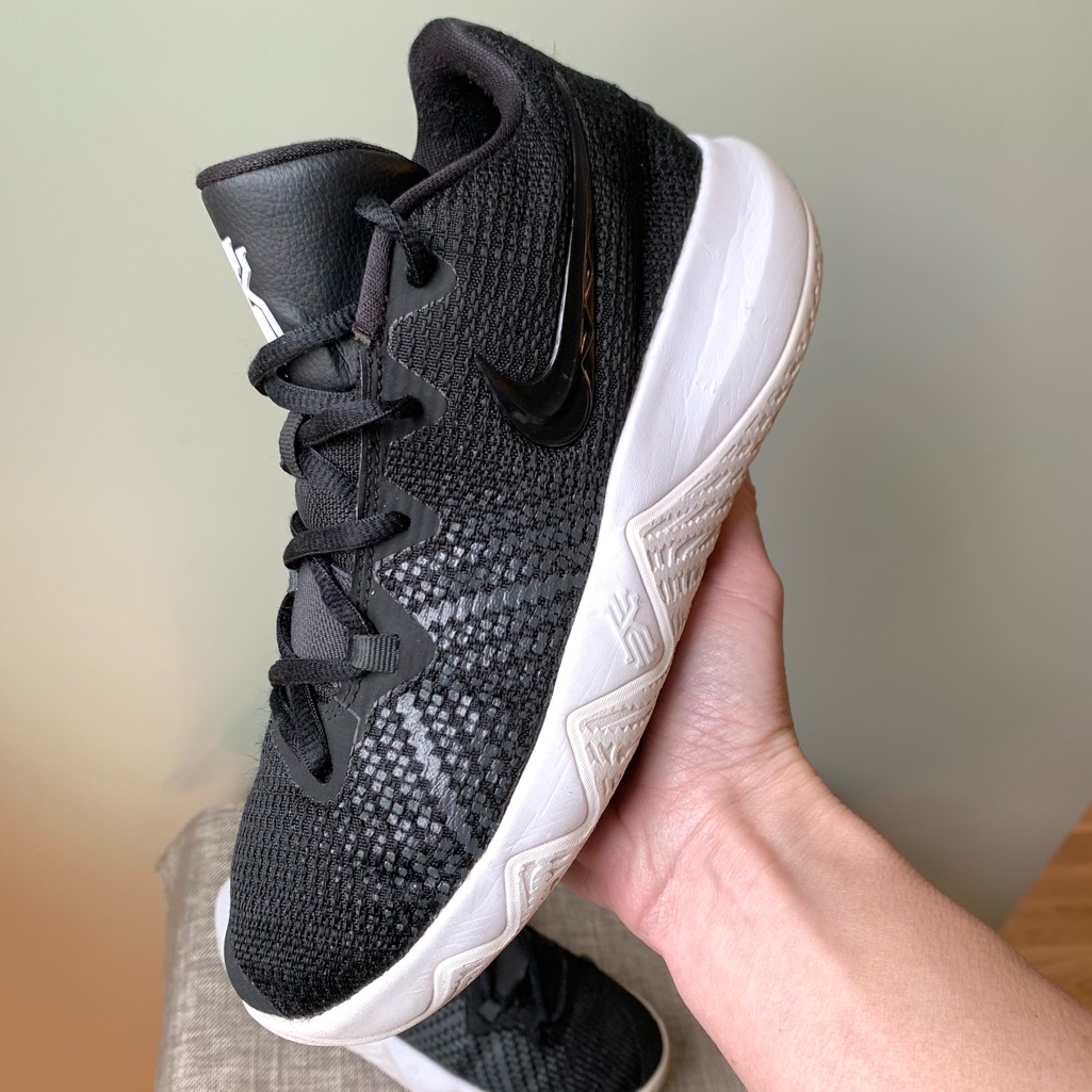Kyrie Flytrap Gs ‘Black’